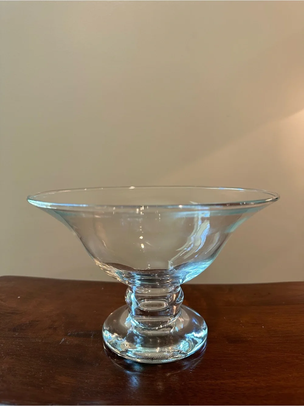 Glass, footed serving bowl • serveware